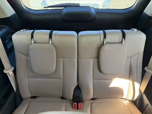 Used 2020 Ford Explorer Limited w/ Class III Trailer Tow Package image 10