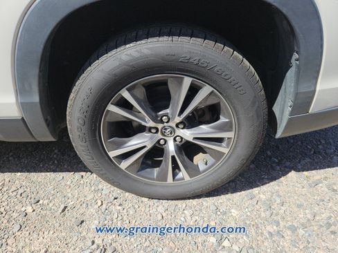 Used 2019 Toyota Highlander Plus FWD image 10