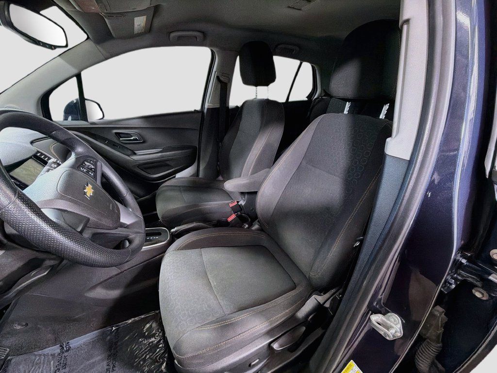 Used 2018 Chevrolet Trax LS FWD image 20