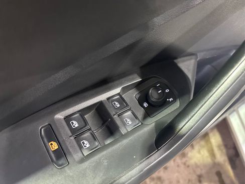 Used 2019 Volkswagen Jetta SE w/ Cold Weather Package image 34