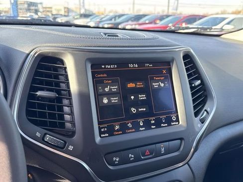 Used 2023 Jeep Cherokee Altitude Lux image 21