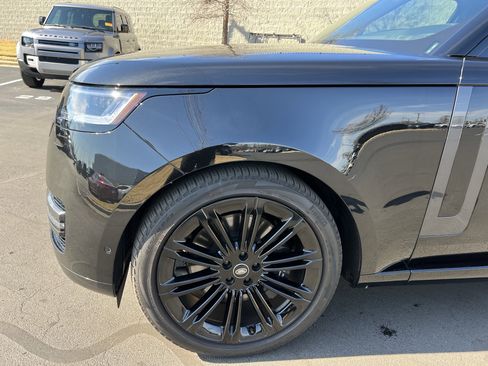 Certified 2024 Land Rover Range Rover SE image 13