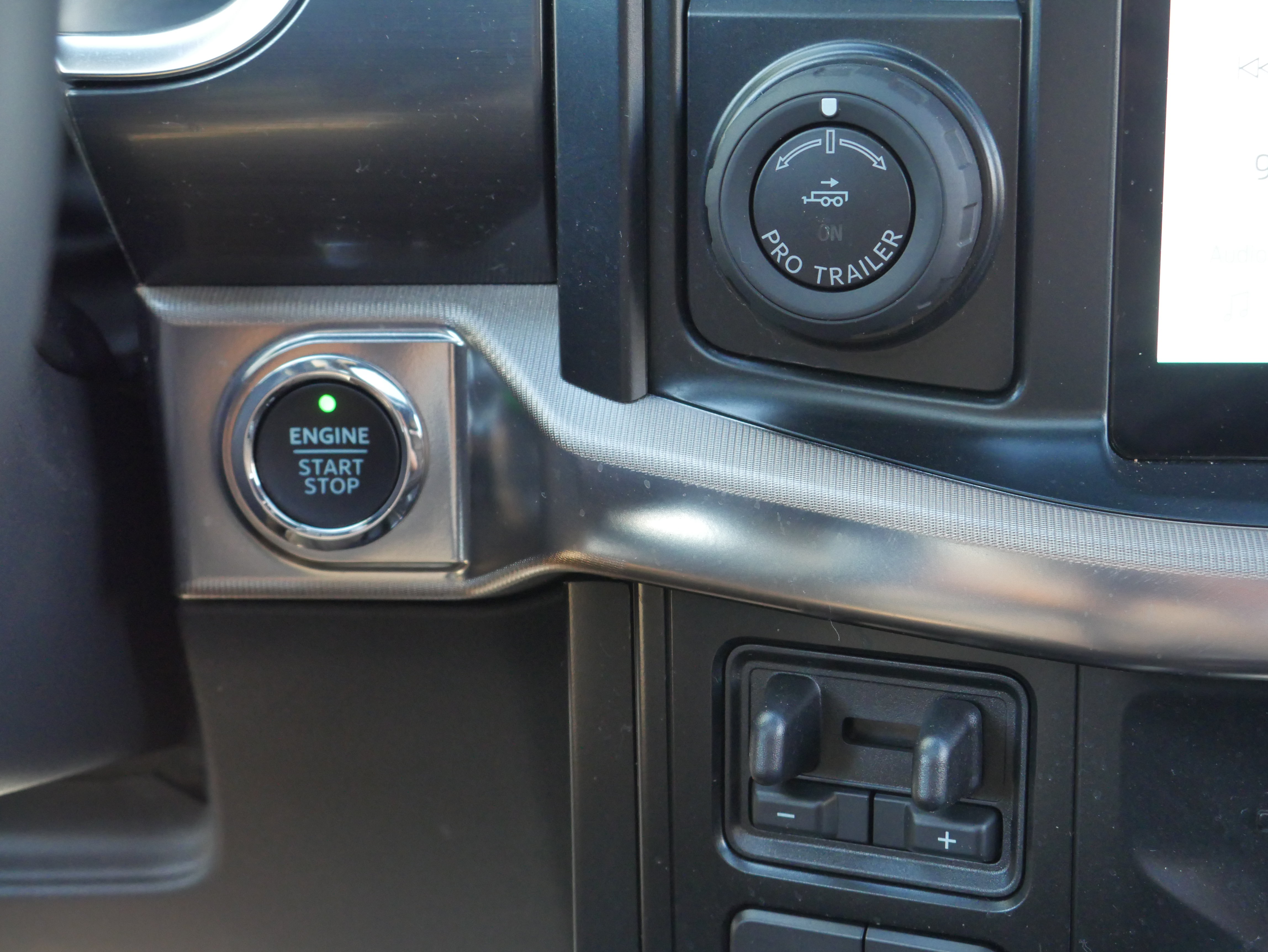 Certified 2023 Ford F150 Raptor AWD/4WD image 9