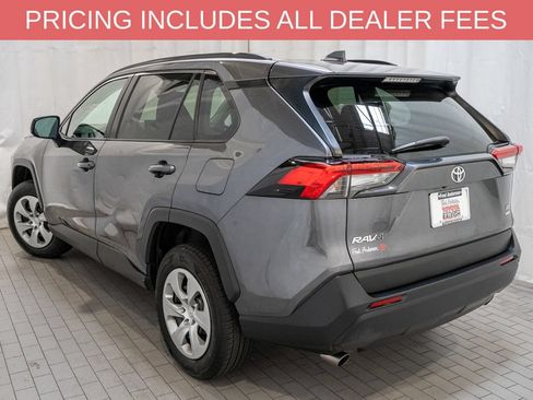 Used 2021 Toyota RAV4 LE AWD/4WD image 3