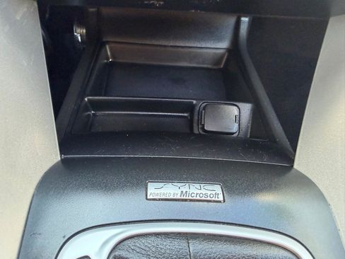 Used 2015 Ford Fusion SE w/ Equipment Group 201A FWD image 16