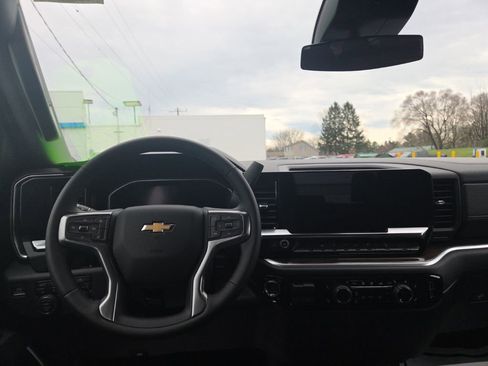 New 2026 Chevrolet Silverado 1500 LT w/ Z71 Off-Road Package AWD/4WD image 10