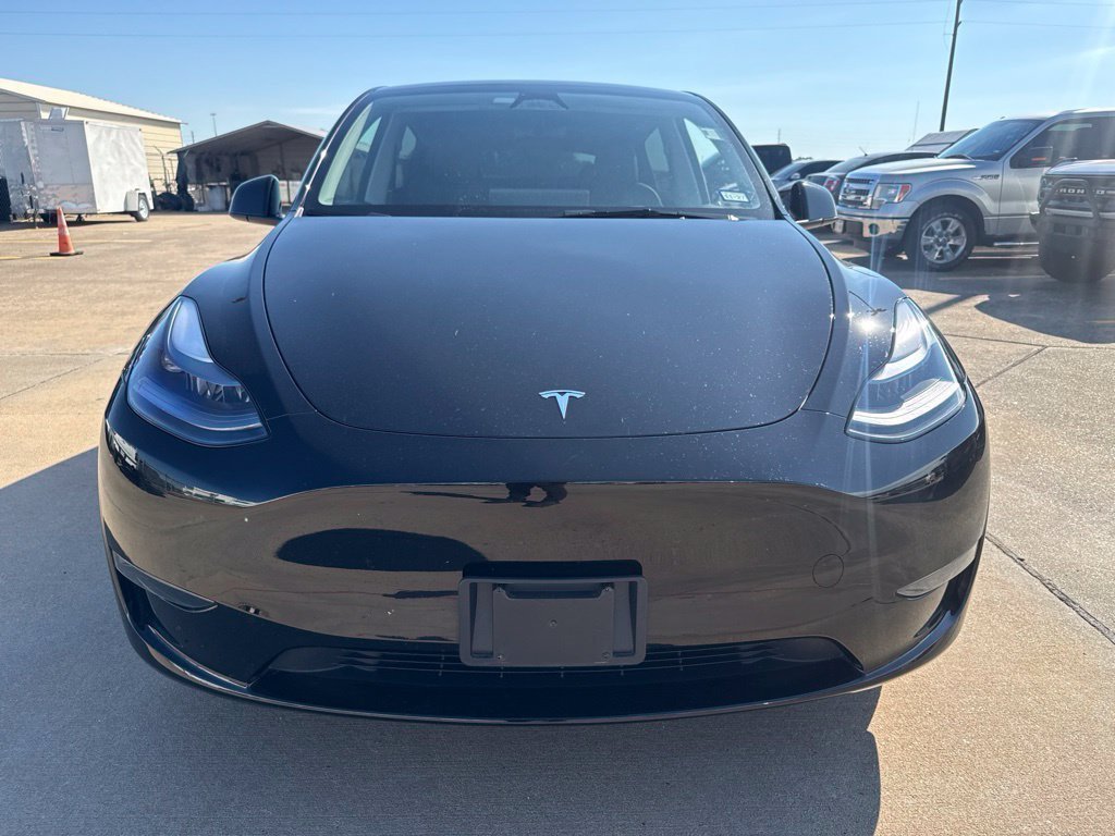 Used 2025 Tesla Model Y Long Range RWD image 2