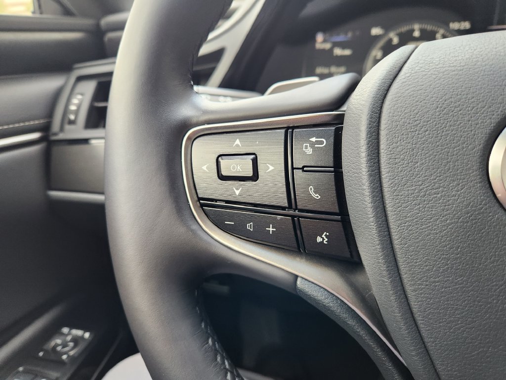 Certified 2025 Lexus ES 350 w/ Premium Package FWD image 28