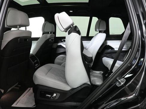 New 2027 BMW X7 xDrive40i w/ M Sport Package AWD/4WD image 33
