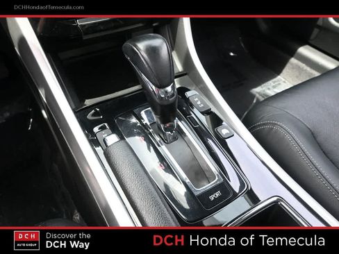 Used 2017 Honda Accord Touring image 11