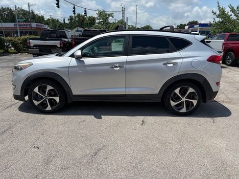 Used 2016 Hyundai Tucson Limited w/ Option Group 03 FWD image 3