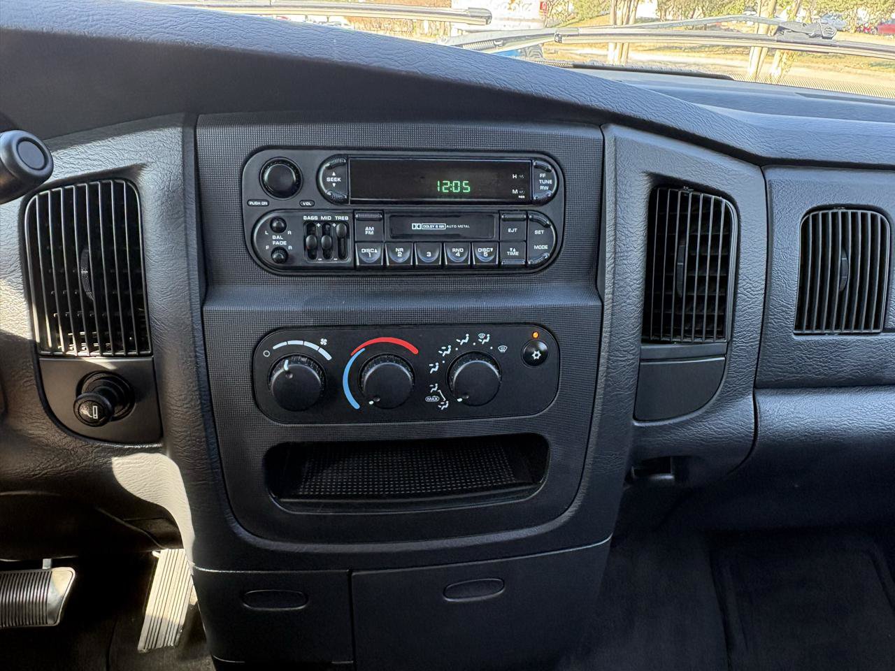 Used 2002 Dodge Ram 1500 Truck 2WD Quad Cab image 29
