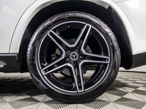 Used 2024 Mercedes-Benz GLS 450 4MATIC image 44