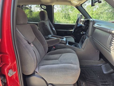 Used 2005 Chevrolet Silverado 3500 LS w/ Heavy-Duty Power Package AWD/4WD image 21