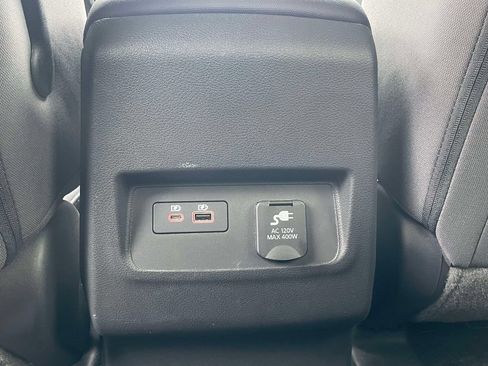 Used 2023 Nissan Frontier SV w/ SV Convenience Package AWD/4WD image 11