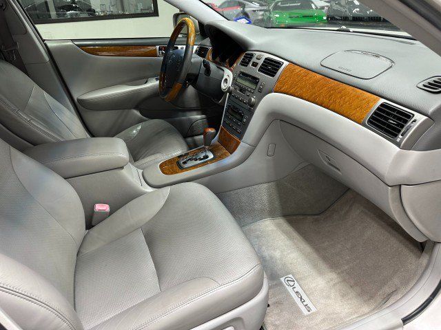 Used 2006 Lexus ES 330 w/ Preferred Accessory Pkg FWD image 14