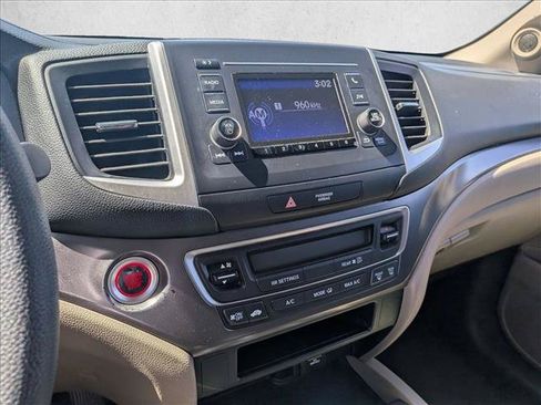 Used 2018 Honda Pilot LX image 14