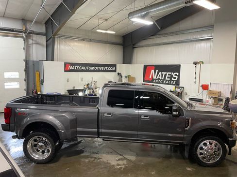 Used 2022 Ford F350 Limited image 6