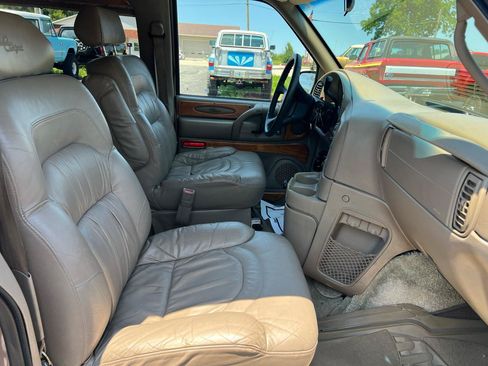 Used 1998 GMC Safari w/ Marketing Option Pkg 3 RWD image 12