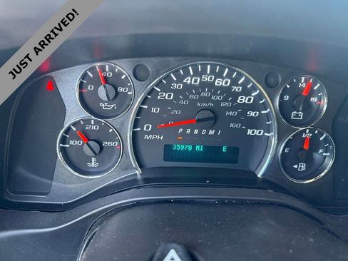 Used 2017 Chevrolet Express 3500 LT w/ LT Preferred Equipment Group image 9