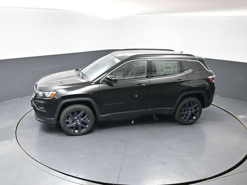 New 2026 Jeep Compass Latitude AWD/4WD image 34