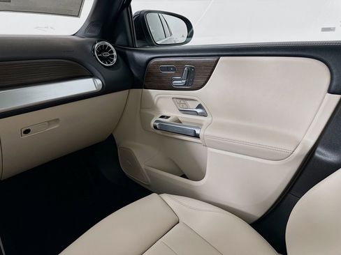 New 2026 Mercedes-Benz GLB 250 4MATIC image 25