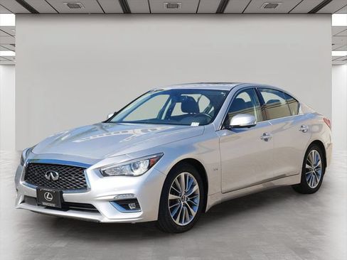 Used 2018 INFINITI Q50 Luxe w/ Sensory Package (Luxe) AWD/4WD image 2