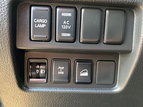 Used 2021 Nissan Titan PRO-4X w/ Pro-4x Convenience Package image 15