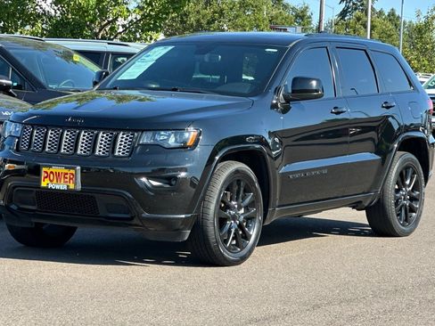 Used 2020 Jeep Grand Cherokee Altitude AWD/4WD image 8