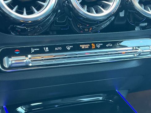 Used 2021 Mercedes-Benz GLA 250 GLA 250 image 21