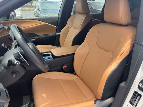 Used 2025 Lexus RX 350 FWD w/ Technology Package image 9