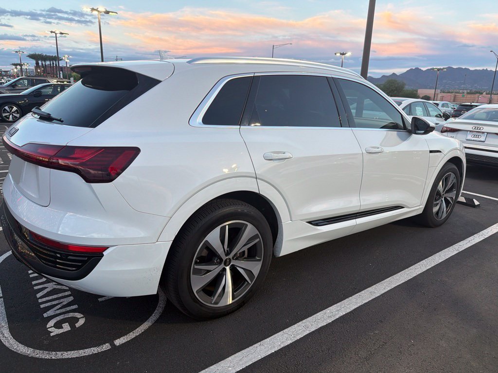 Used 2024 Audi Q8 e-tron Premium AWD/4WD image 6