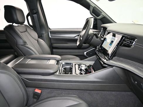 Used 2023 Jeep Wagoneer L Series III w/ Preferred Equipment Group image 50