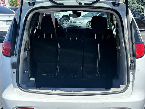 Used 2023 Chrysler Voyager LX FWD image 31
