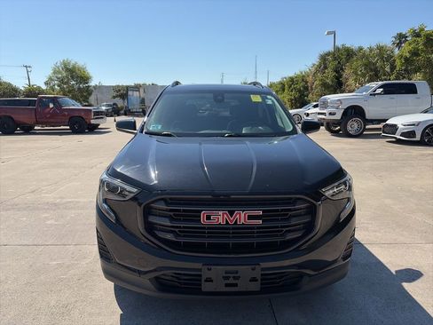 Used 2020 GMC Terrain SLE w/ Driver Convenience Package image 8