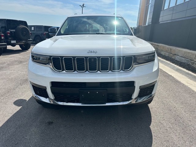 Used 2022 Jeep Grand Cherokee L Limited w/ Luxury Tech Group II AWD/4WD image 8