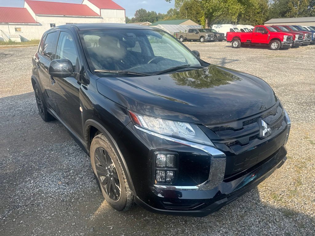 Used 2026 Mitsubishi Outlander Sport LE AWD/4WD image 2
