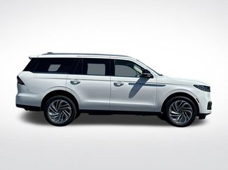 Used 2025 Lincoln Navigator Reserve AWD/4WD video 2