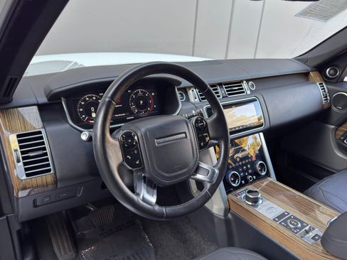Used 2018 Land Rover Range Rover HSE image 13