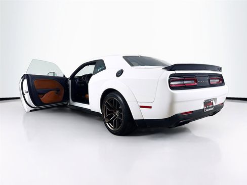 Used 2022 Dodge Challenger SRT Hellcat RWD image 38
