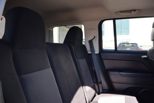 Used 2014 Jeep Patriot Latitude w/ Sun/Sound Group AWD/4WD image 27