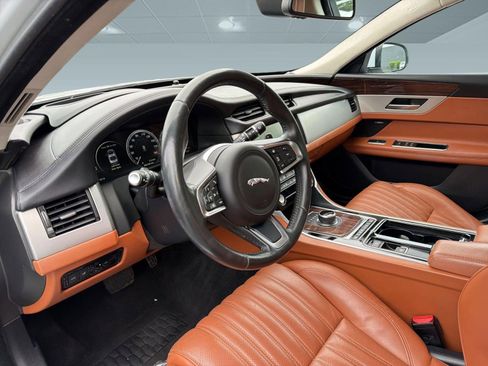Used 2018 Jaguar XF Portfolio AWD/4WD image 4