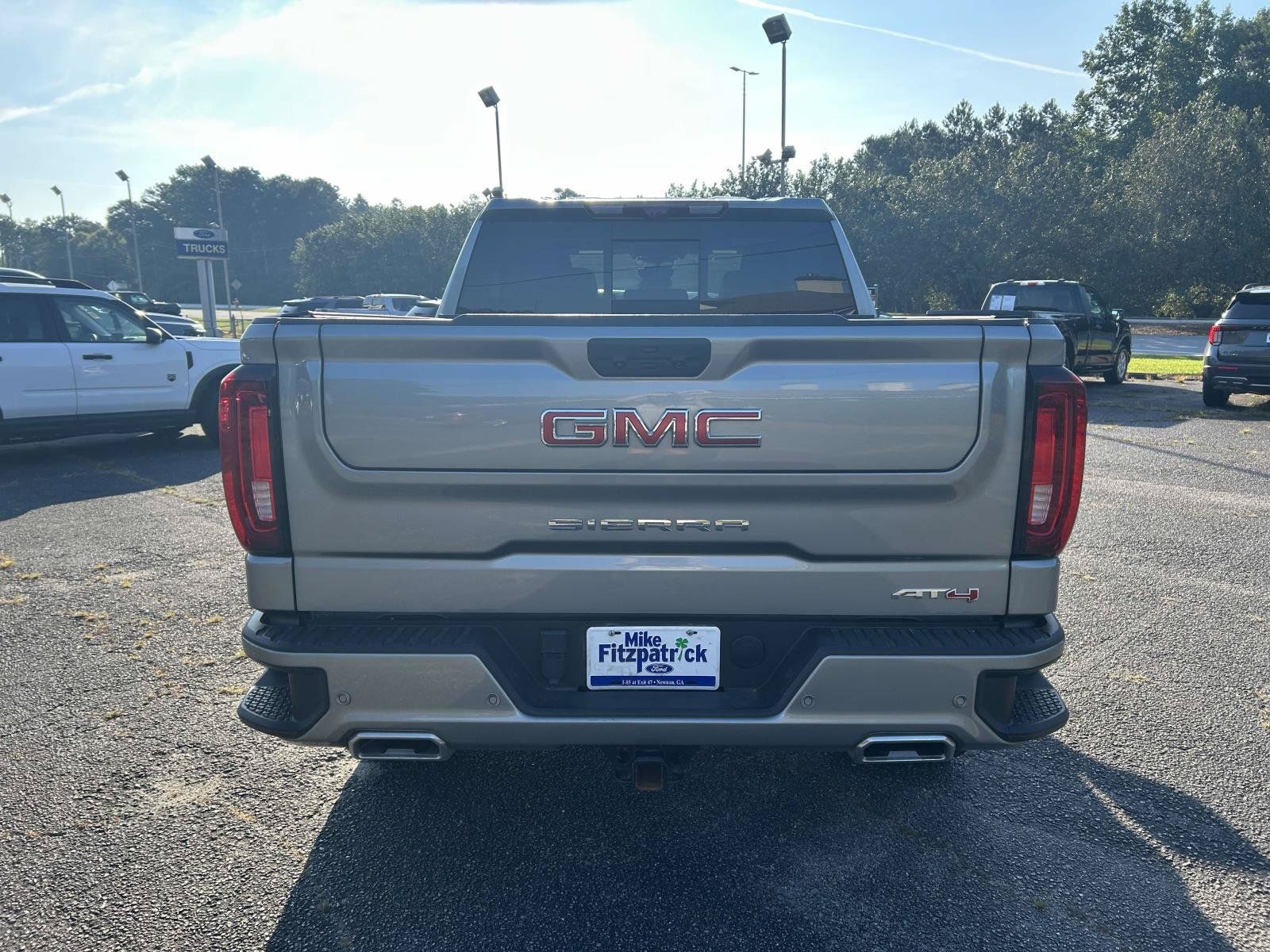 Used 2024 GMC Sierra 1500 AT4 w/ Technology Package AWD/4WD image 4