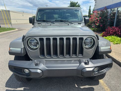 Used 2021 Jeep Wrangler Unlimited Sahara AWD/4WD image 9