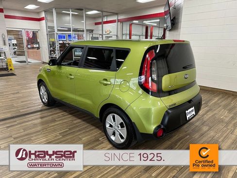 Used 2016 Kia Soul Base image 3
