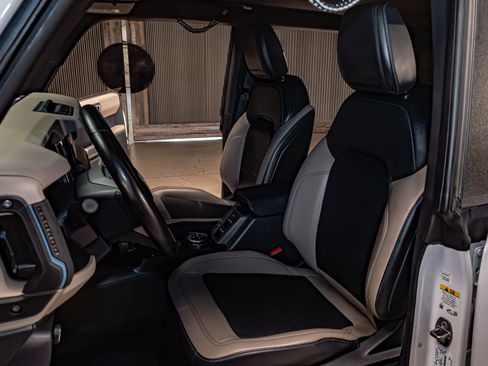 Used 2023 Ford Bronco Wildtrak image 24