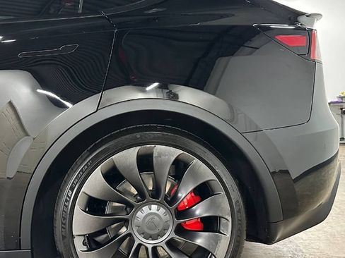 Used 2022 Tesla Model Y Performance AWD/4WD image 10