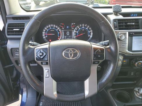 Used 2018 Toyota 4Runner SR5 Premium image 32