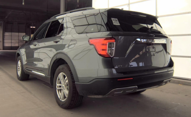 Used 2024 Ford Explorer XLT w/ Equipment Group 202A AWD/4WD image 11