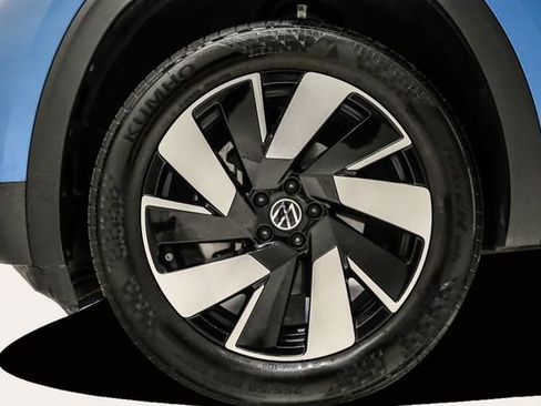 Used 2024 Volkswagen Atlas Cross Sport SE image 9